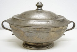 Zinn-Schale mit Deckel