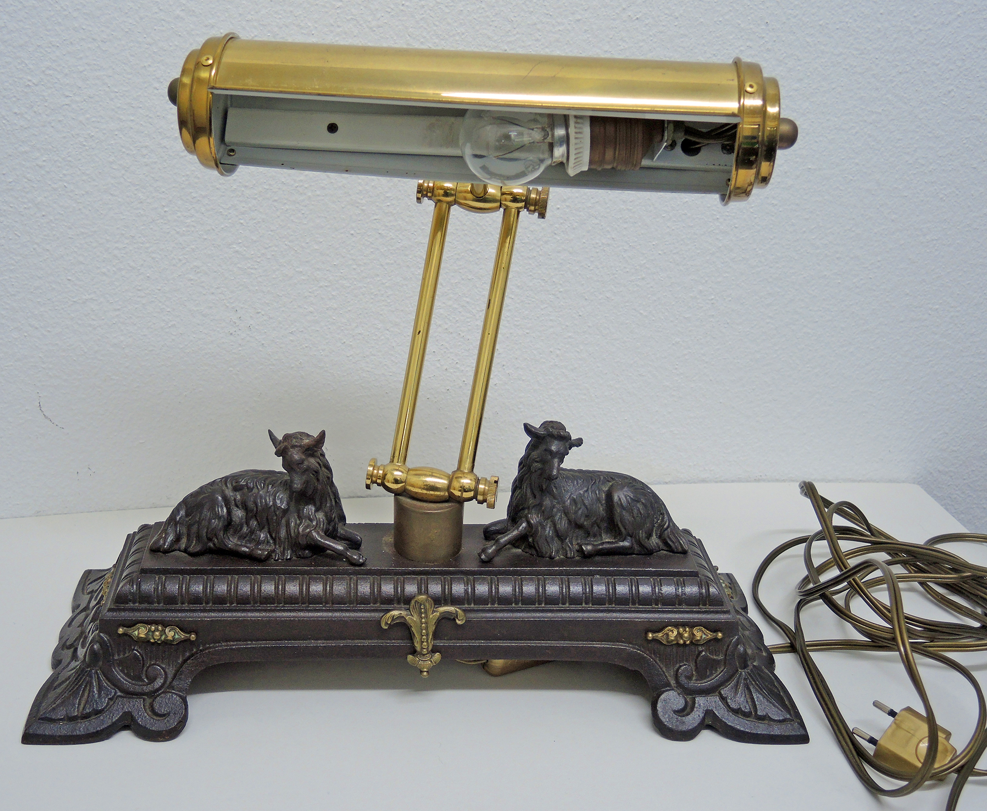 Magnificent Goat Lamp