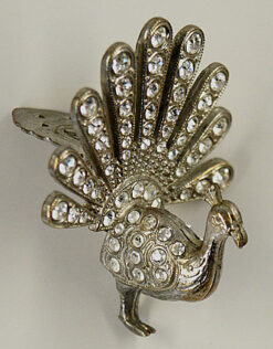 ad12 Peacock Dressclip