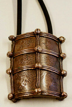 af09 Goldweight, Shield