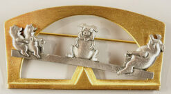 JJ, Piggy Seesaw Brooch