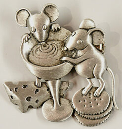 JJ, Mouse Dinner Brooch