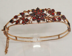 Classic Bangle, 9 ct. gold, Bohemian Garnets (Pyrope), 19th century