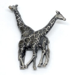 fs1_14 Giraffe Brooch